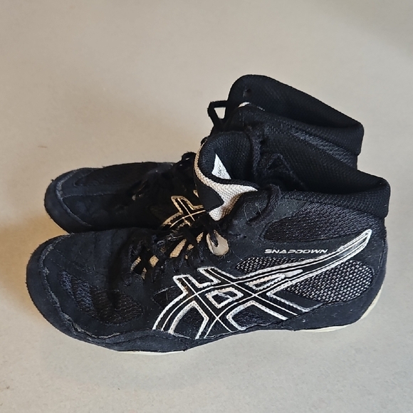 Asics Wrestling Shoes - Picture 1 of 12